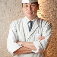 大濱 智弘 氏