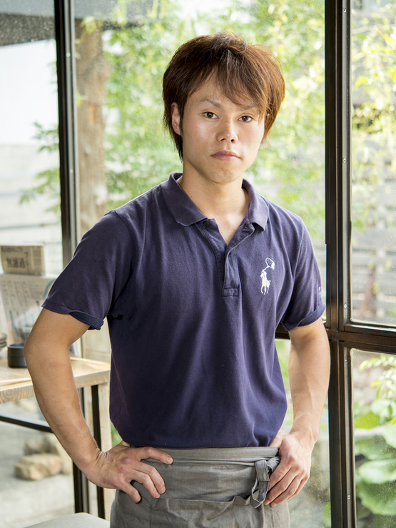 興　隆也 氏