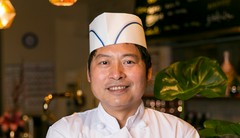 馮小　良 氏