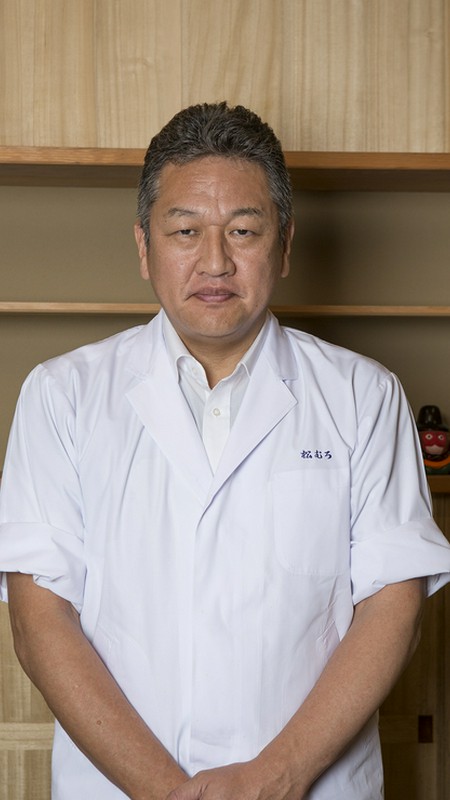松室　治隆 氏