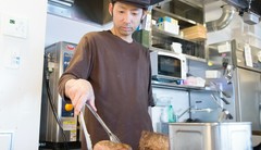 高村　泰弘 氏