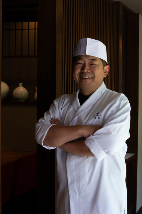 桑原　智宏 氏