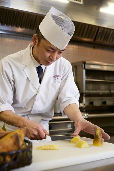 日本料理 松風 大名/日本料理・懐石・会席 料理人 土井 利文 氏 | ヒトサラ