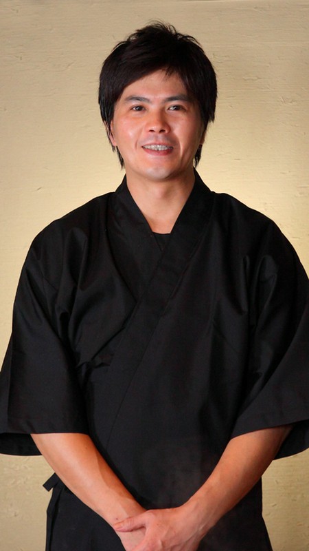 根本　聡人 氏
