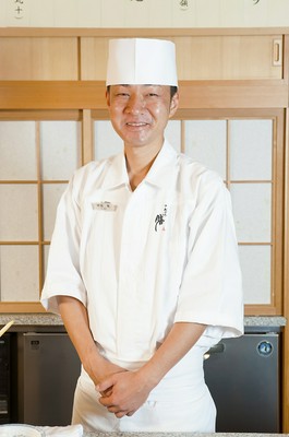 阿部　篤 氏