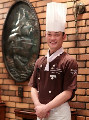 菅　雅也 氏