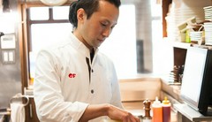 高　透 氏