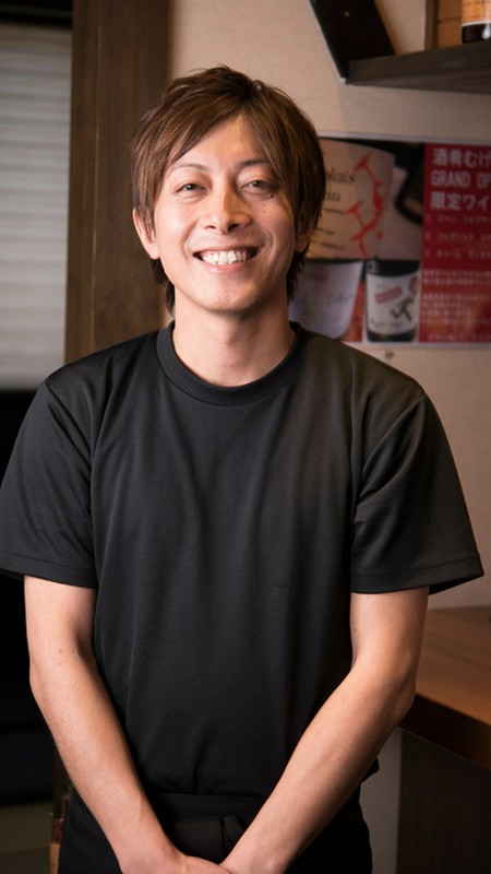 厚　博泰 氏