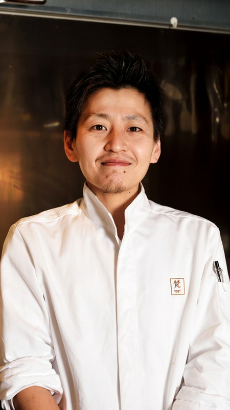 小網　忍 氏