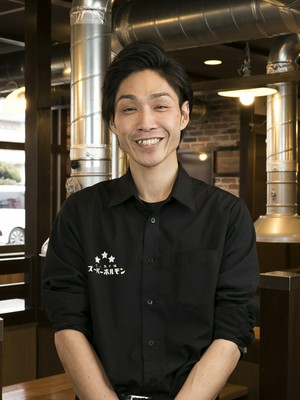 店長・崎山　賢 氏