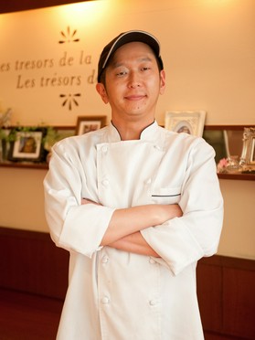 山本　卓典 氏