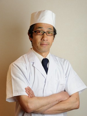 菊池 氏