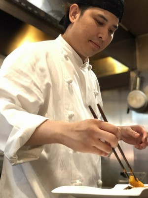 カウンテゾウ 氏