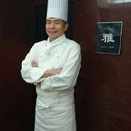 栗原　良晴 氏