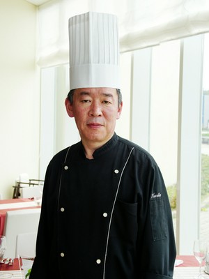 栗田　秀敏 氏