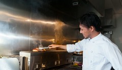 外賀 悠佑 氏