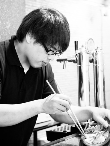 永江　魁 氏
