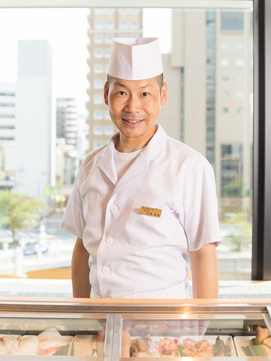 平田　成昭 氏