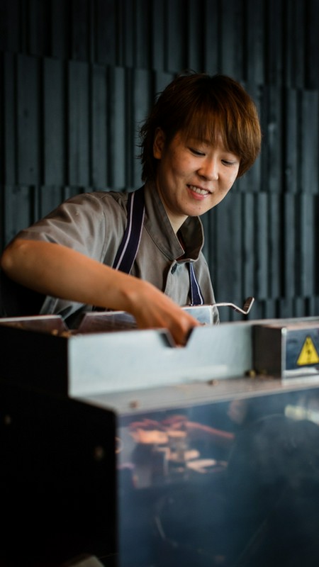 桶山　千尋 氏