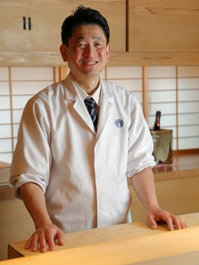 五十嵐　明良 氏