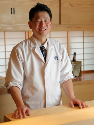 五十嵐　明良 氏