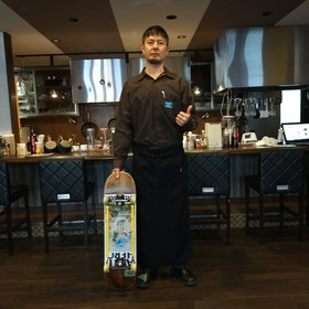 小笠原　愉生 氏