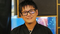 中村　進 氏
