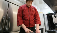 富崎　仁友 氏