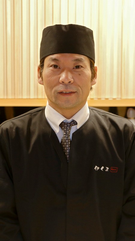 岡井　伊久磨 氏