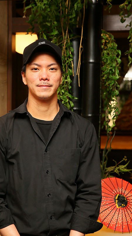 津波　陽輔 氏