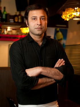 田中　シャハ 氏