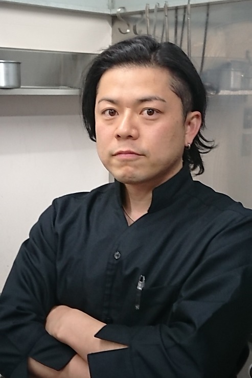 牛島　勝彦 氏
