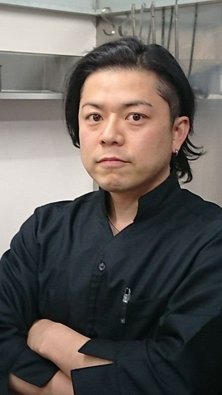 牛島　勝彦 氏