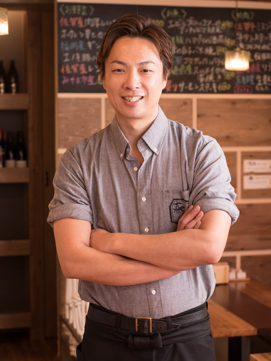 八尋　鉄平 氏
