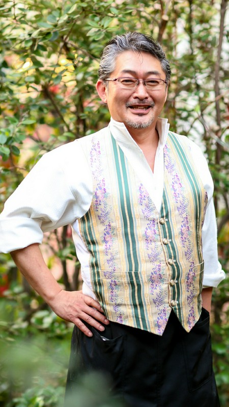 角地　正範 氏