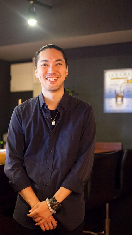 照山　瑛士 氏