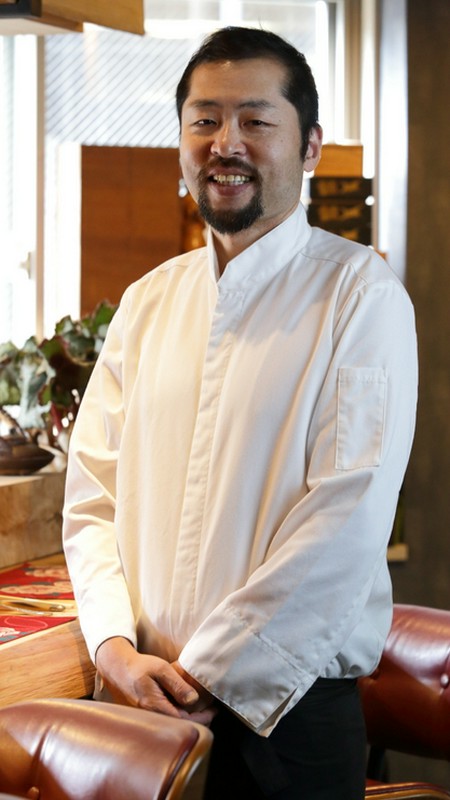 小野塚　丈人 氏