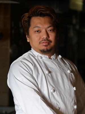 戸屋　純一 氏