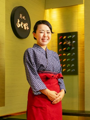 女将　岡崎　有花 氏