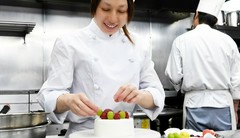 金田　成美 氏