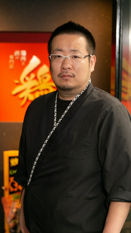 角原　賢 氏