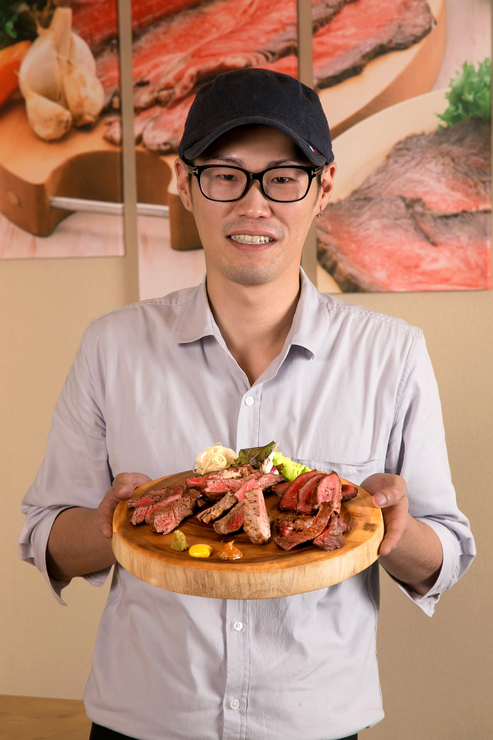 山本　慎介 氏