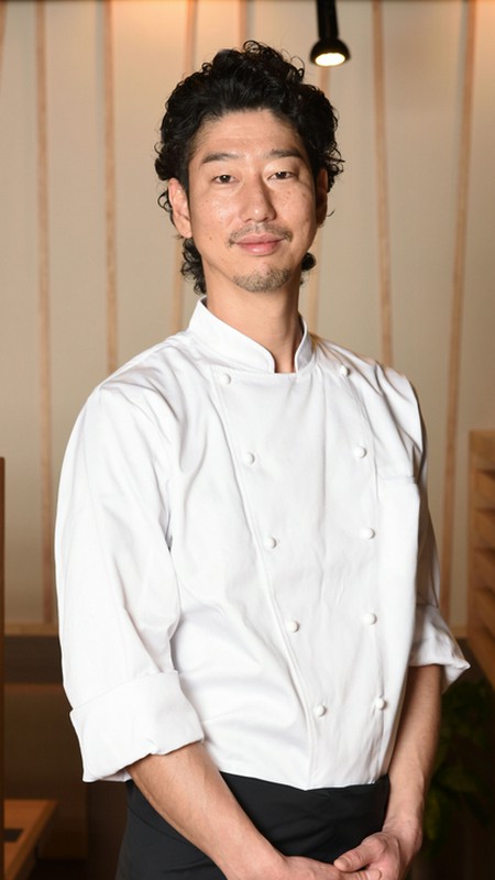 AOKI 氏