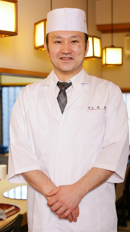 塚原　吉雅 氏
