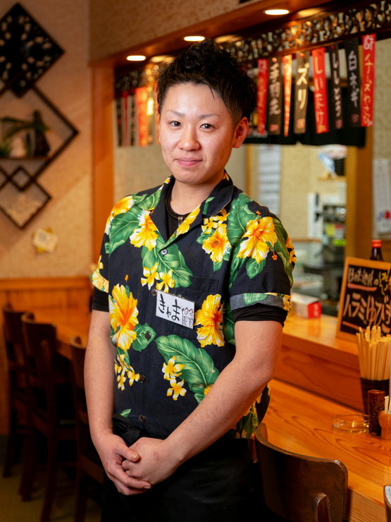 釜野 氏