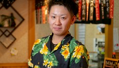 釜野 氏