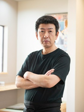 千代　万亀夫 氏