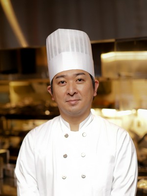 鈴木　知己 氏