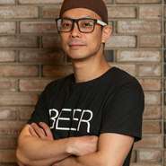 新井　紫都喜 氏