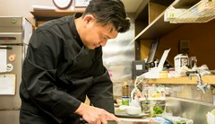 山下　貴史 氏